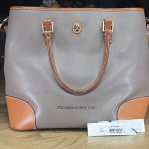 Dooney & Bourke Shelby Shopper Leather Tote In Toupe